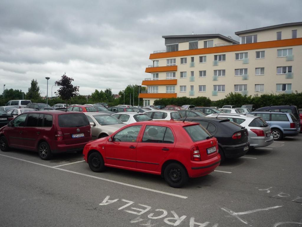 Koleje J.A.Komenskeho Brno Luaran gambar