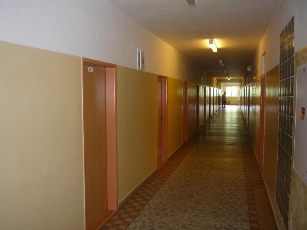Koleje J.A.Komenskeho Brno Bilik gambar